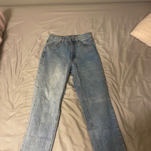 Brandy Melville light wash jeans